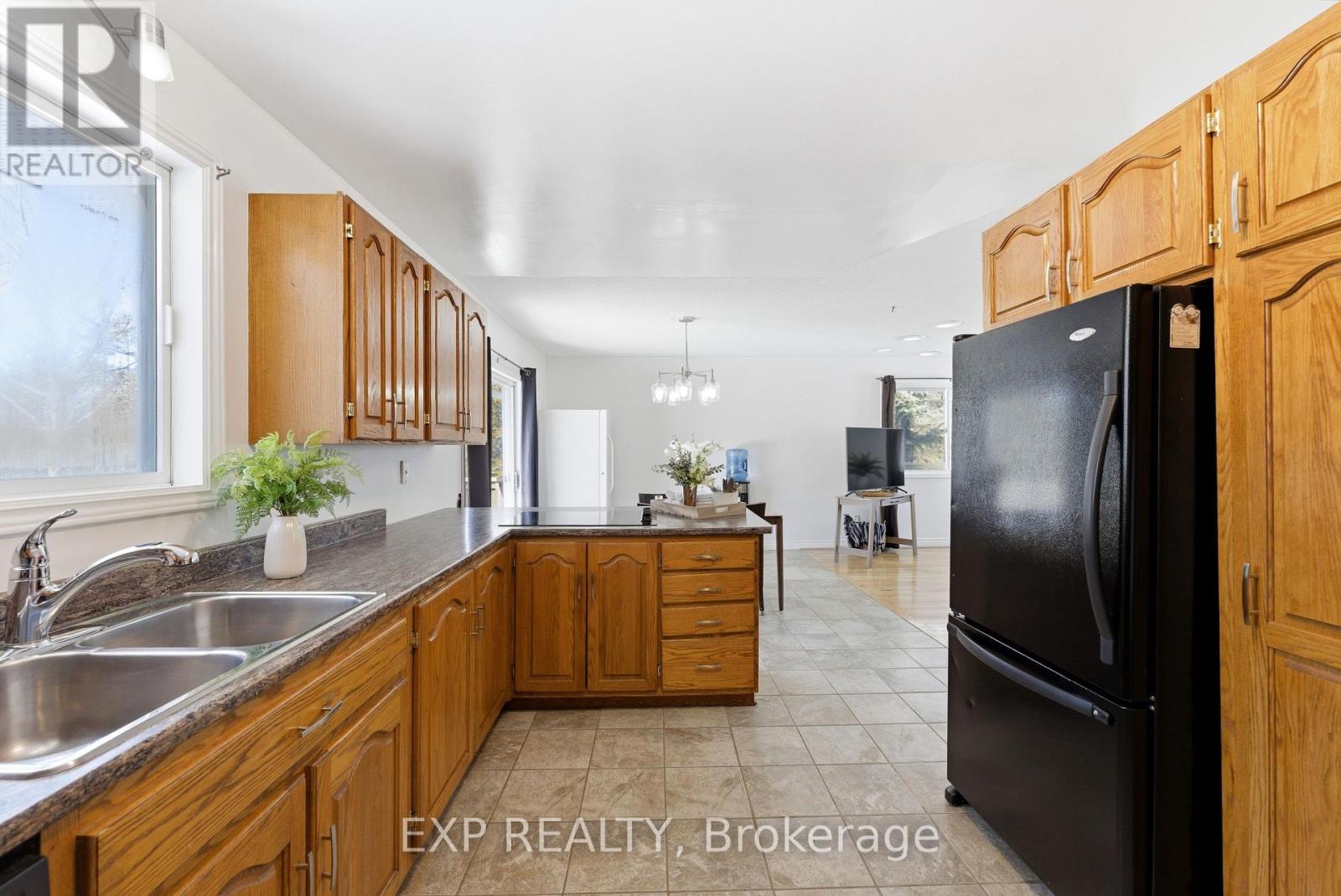 15 Mcintyre Road, Prince Edward County (Ameliasburg Ward), Ontario  K0K 1A0 - Photo 10 - X12854492