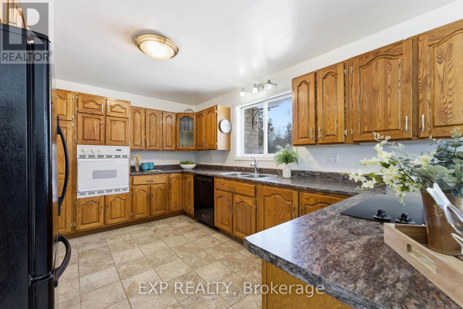 15 Mcintyre Road, Prince Edward County (Ameliasburg Ward), Ontario  K0K 1A0 - Photo 11 - X12854492