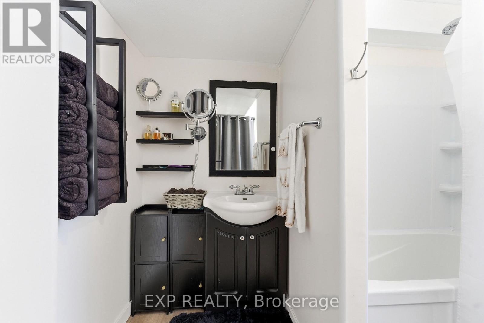 15 Mcintyre Road, Prince Edward County (Ameliasburg Ward), Ontario  K0K 1A0 - Photo 30 - X12854492