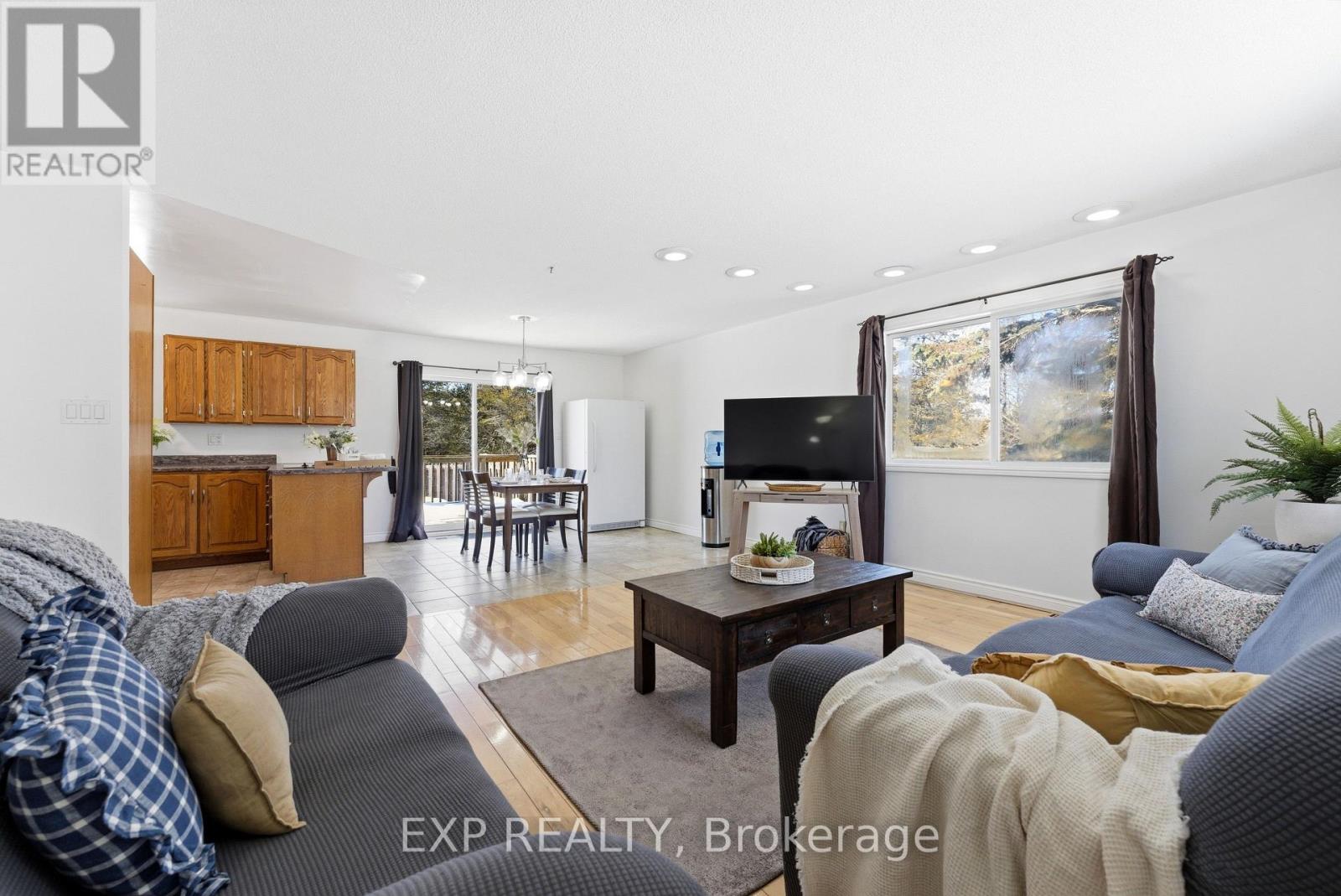 15 Mcintyre Road, Prince Edward County (Ameliasburg Ward), Ontario  K0K 1A0 - Photo 5 - X12854492