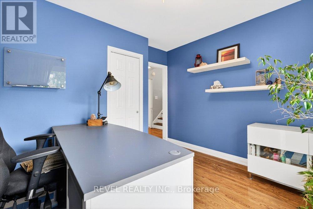 399 Pepper Drive, Burlington (Brant), Ontario  L7R 3E1 - Photo 16 - W12856434