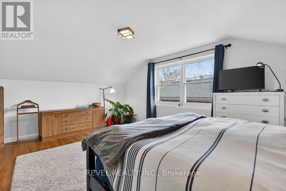 399 Pepper Drive, Burlington (Brant), Ontario  L7R 3E1 - Photo 25 - W12856434