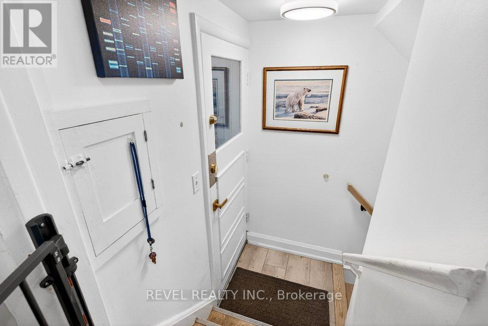 399 Pepper Drive, Burlington (Brant), Ontario  L7R 3E1 - Photo 27 - W12856434