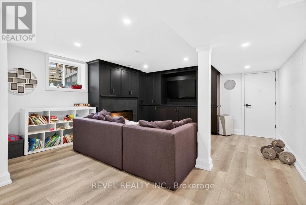 399 Pepper Drive, Burlington (Brant), Ontario  L7R 3E1 - Photo 31 - W12856434