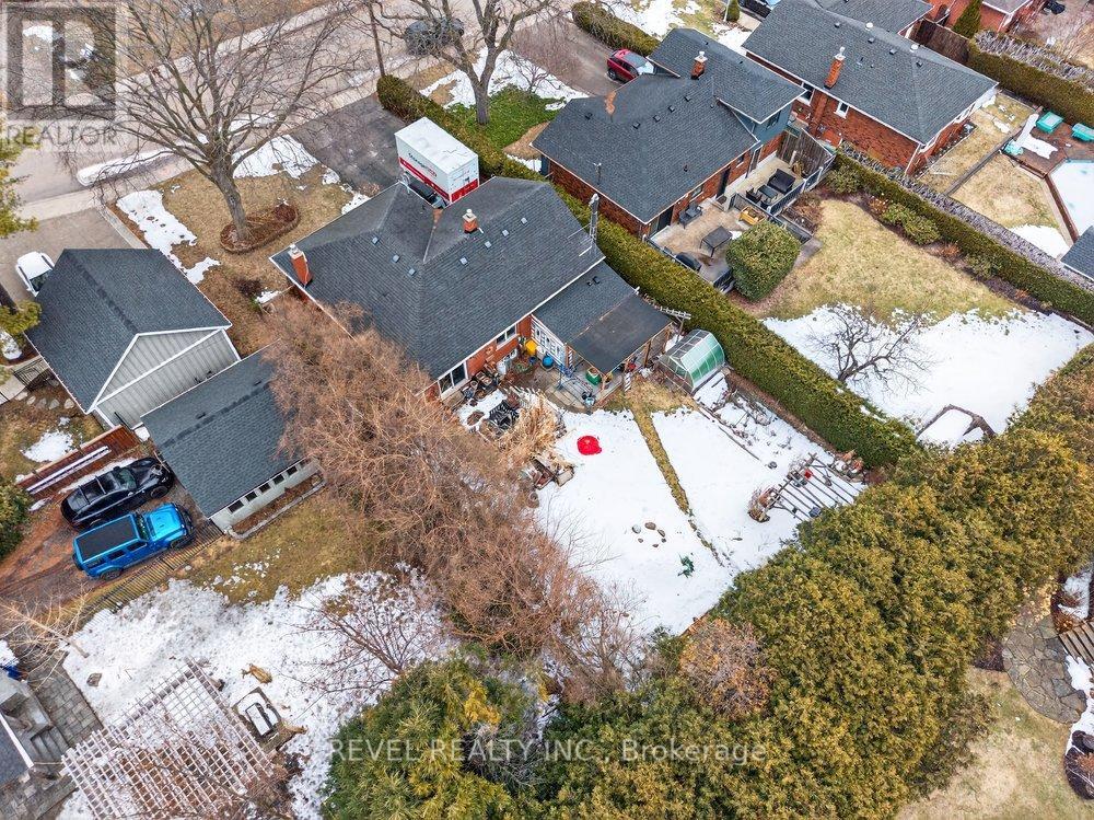 399 Pepper Drive, Burlington (Brant), Ontario  L7R 3E1 - Photo 47 - W12856434