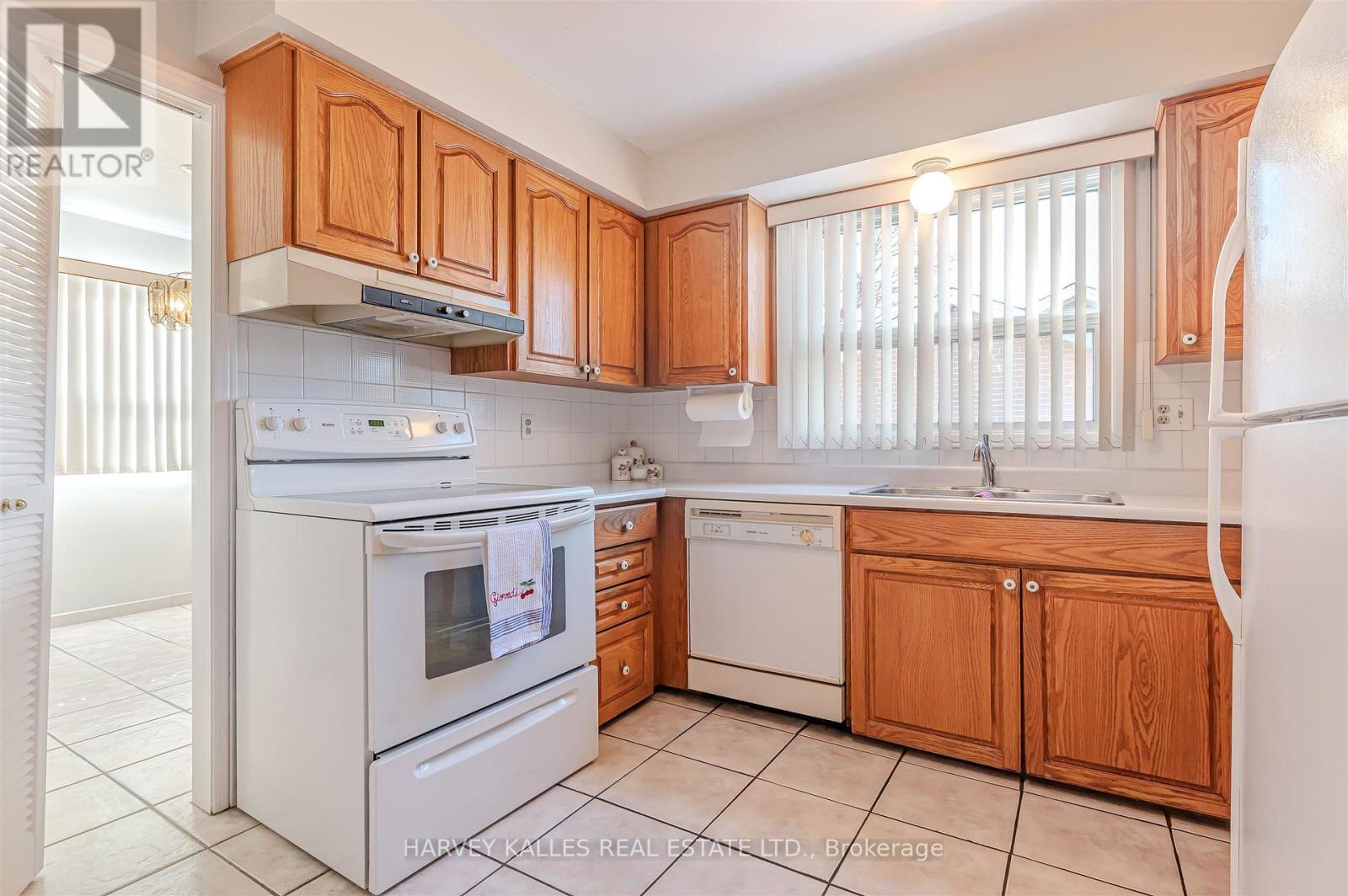 274 Mcgill Street, Mississauga (Cooksville), Ontario  L5A 1V4 - Photo 11 - W12856440