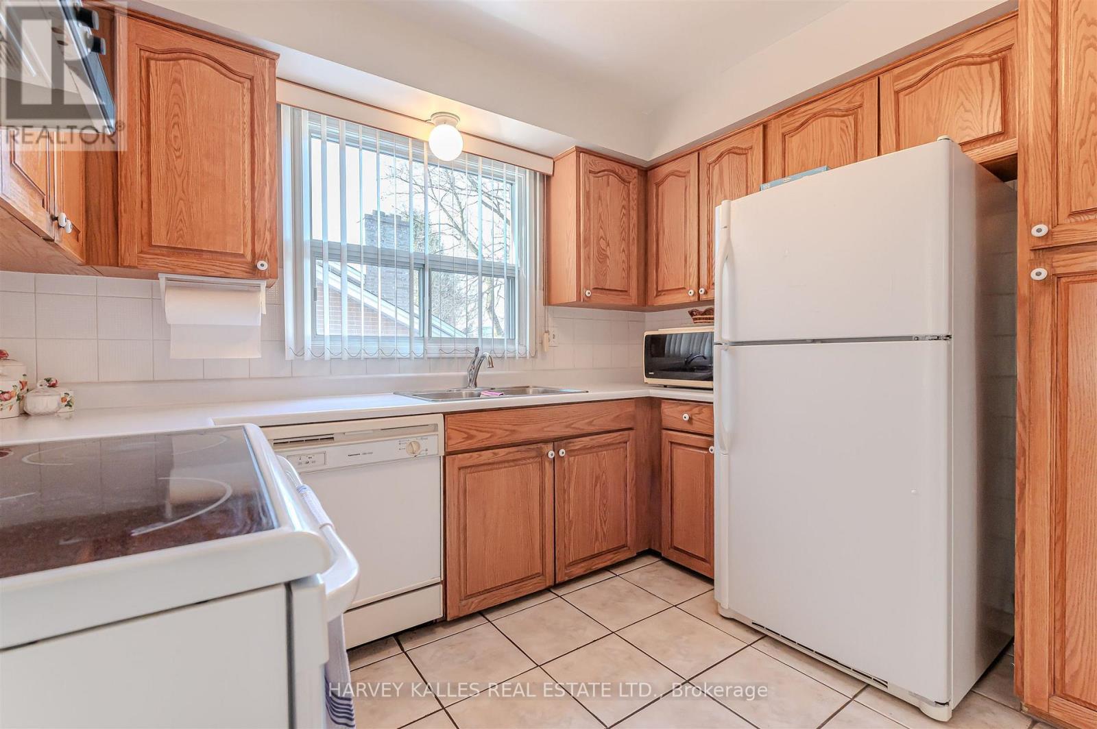 274 Mcgill Street, Mississauga (Cooksville), Ontario  L5A 1V4 - Photo 13 - W12856440