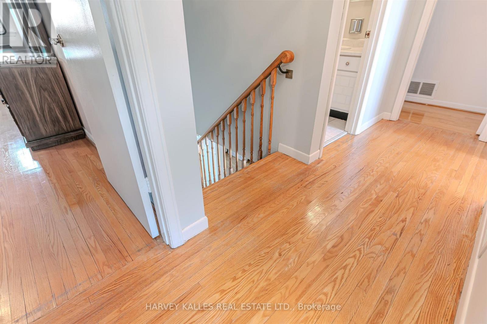 274 Mcgill Street, Mississauga (Cooksville), Ontario  L5A 1V4 - Photo 21 - W12856440