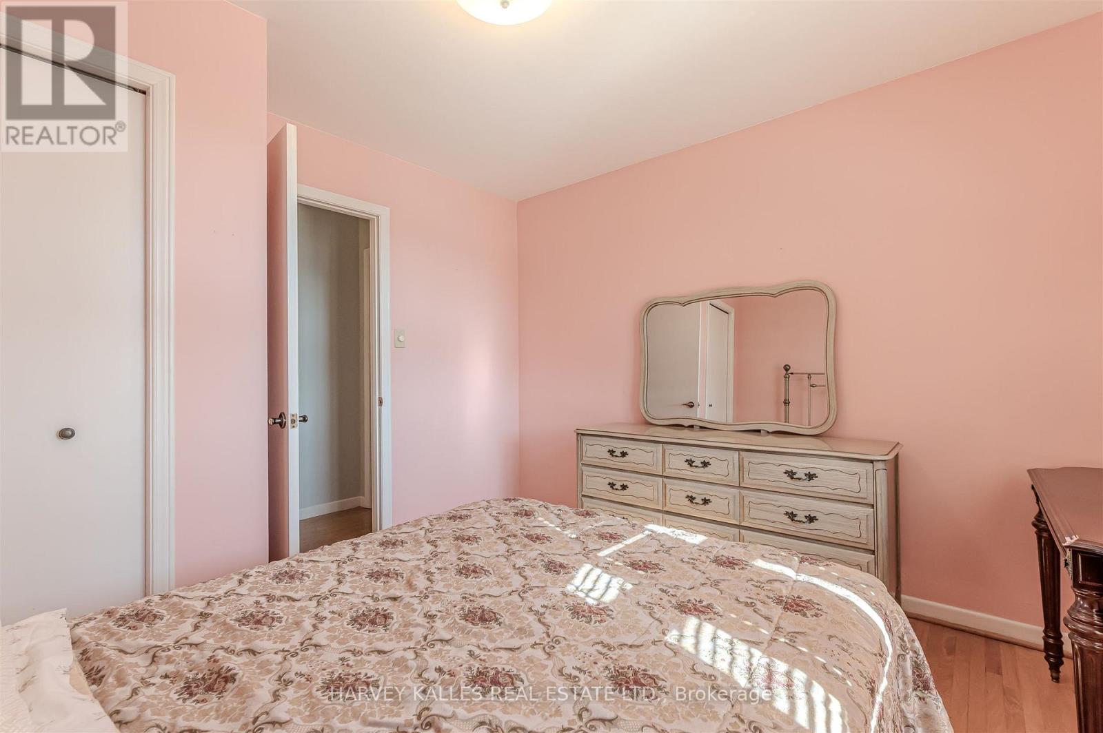 274 Mcgill Street, Mississauga (Cooksville), Ontario  L5A 1V4 - Photo 29 - W12856440