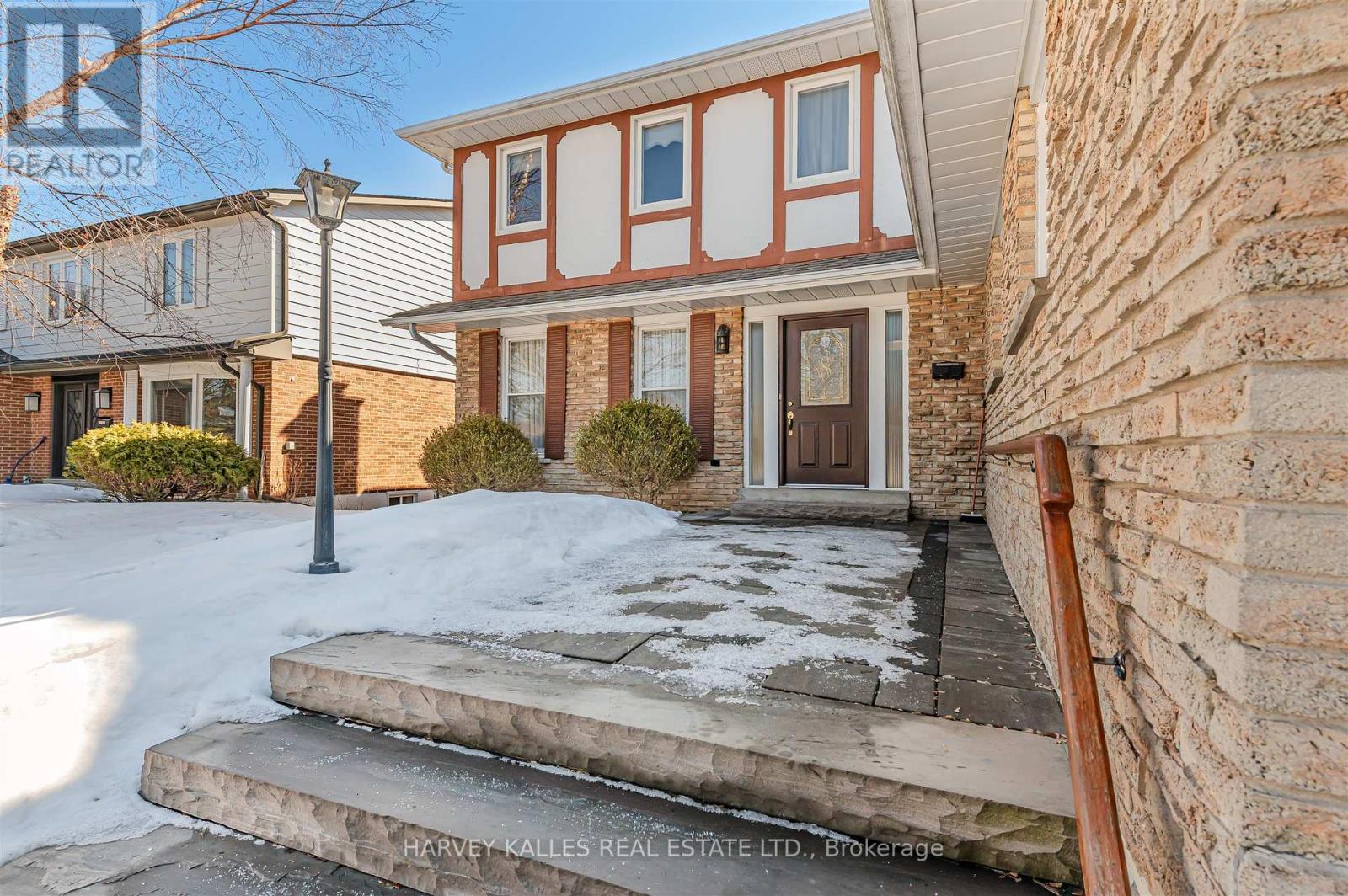 274 Mcgill Street, Mississauga (Cooksville), Ontario  L5A 1V4 - Photo 3 - W12856440