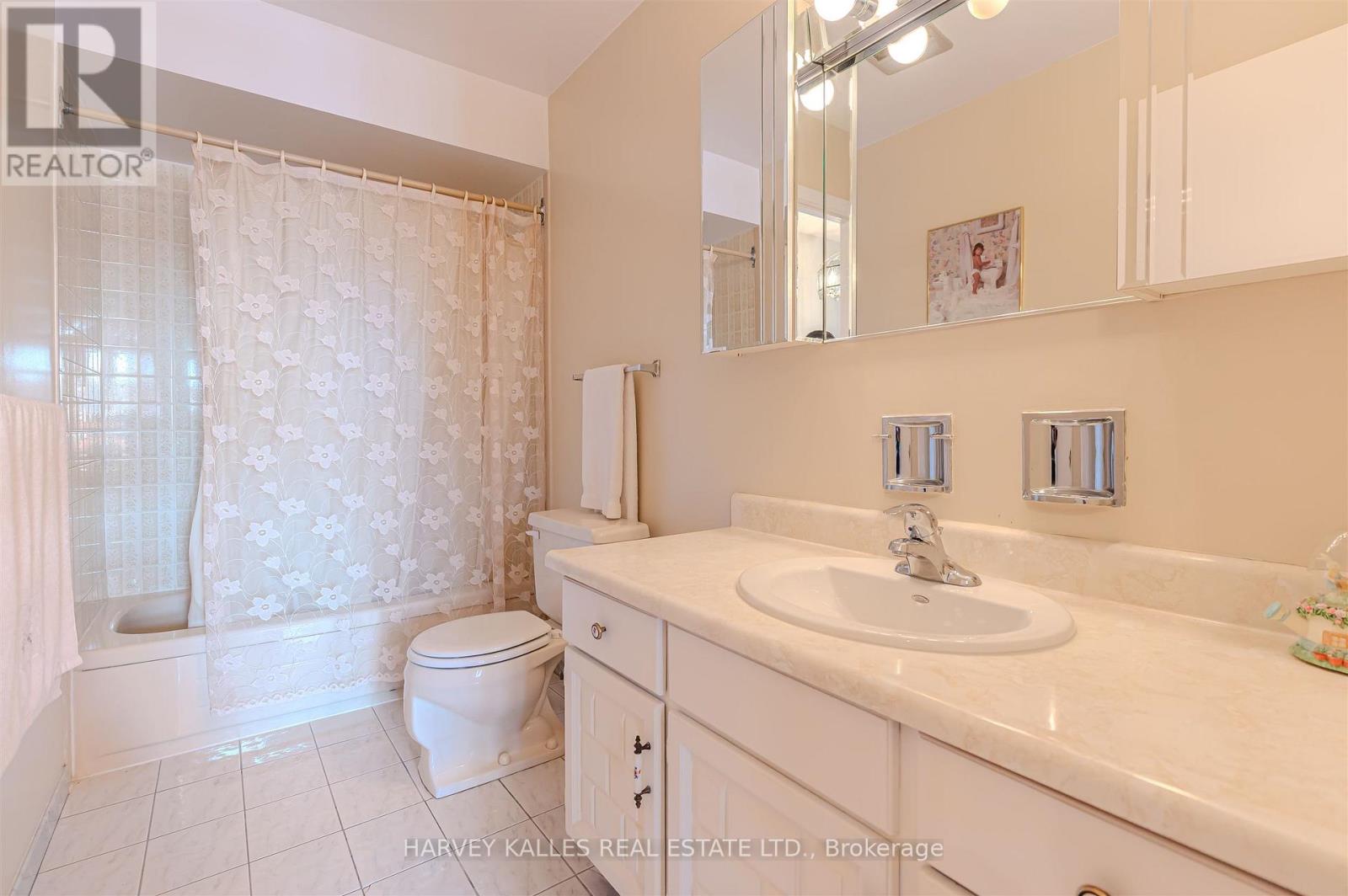 274 Mcgill Street, Mississauga (Cooksville), Ontario  L5A 1V4 - Photo 31 - W12856440