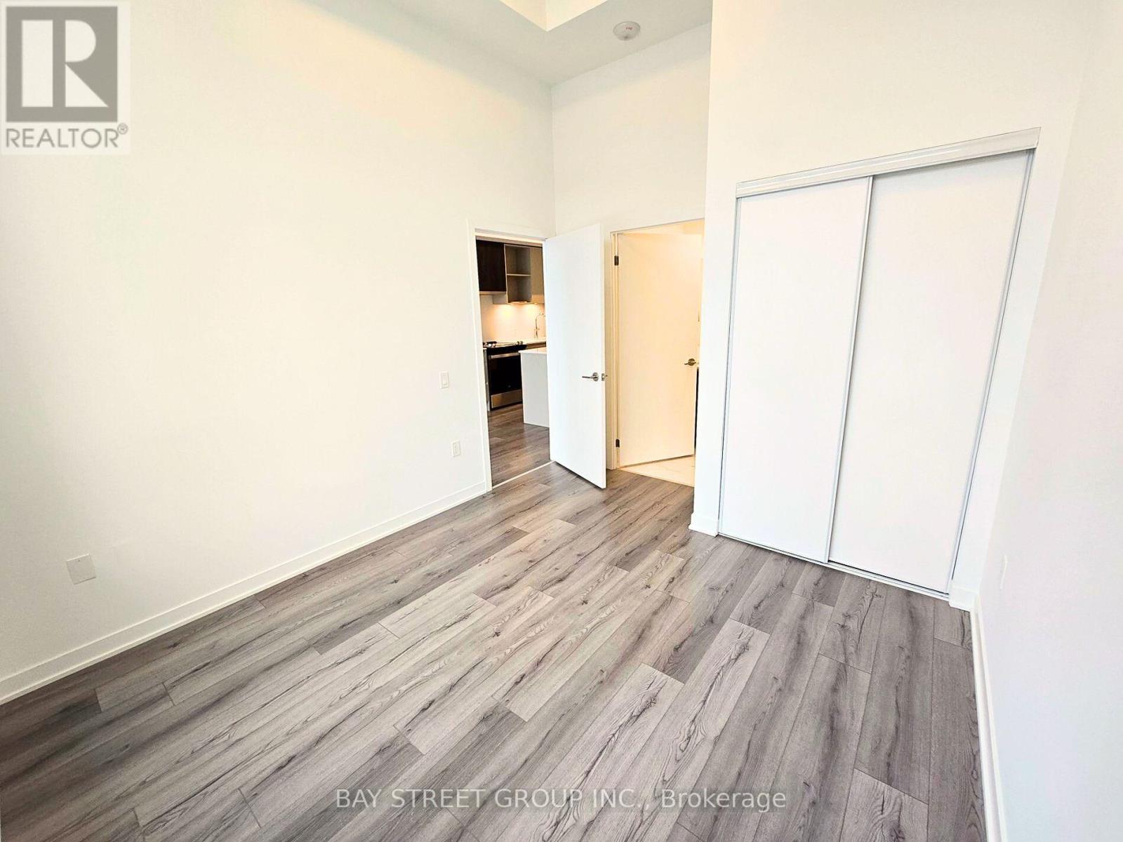 130 - 395 Dundas Street W, Oakville, Ontario  L6M 5R8 - Photo 7 - W12856450