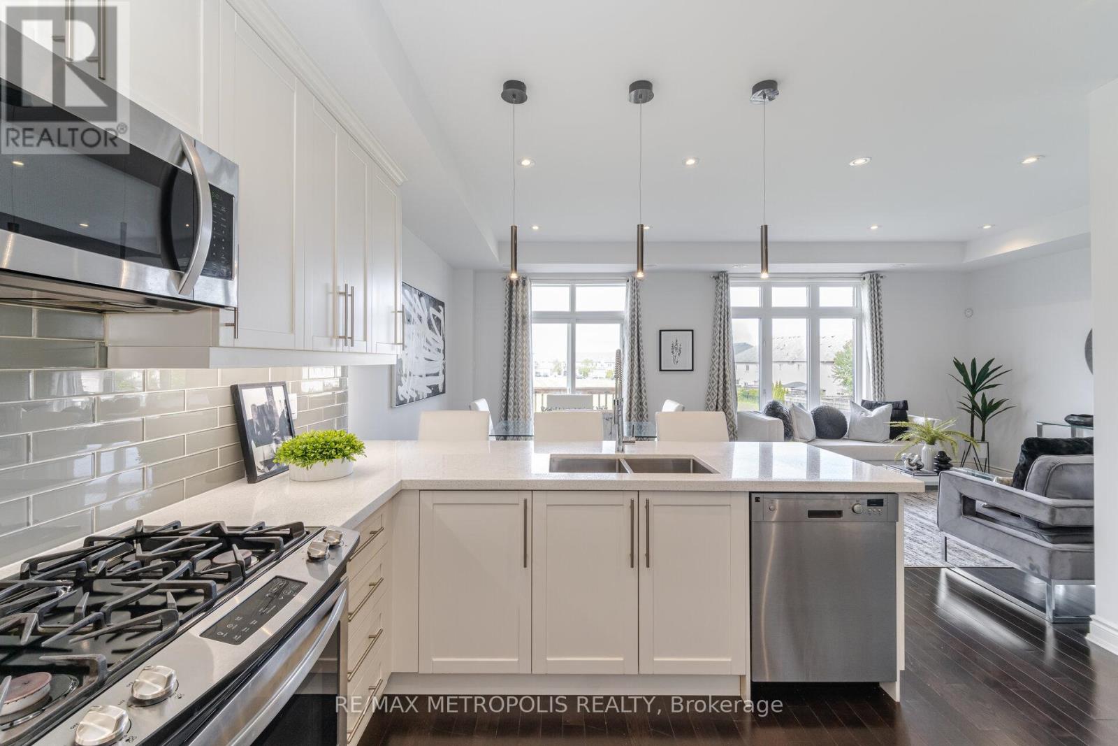 2427 Baronwood Drive, Oakville, Ontario  L6M 0J7 - Photo 11 - W12856458