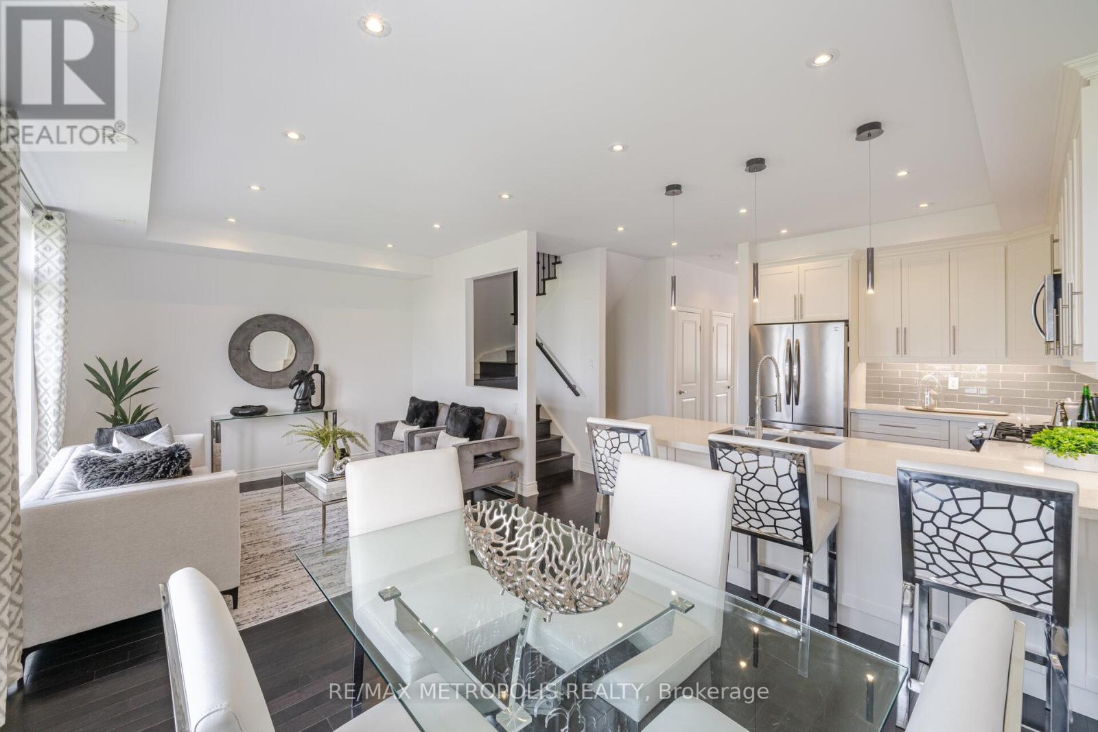 2427 Baronwood Drive, Oakville, Ontario  L6M 0J7 - Photo 14 - W12856458