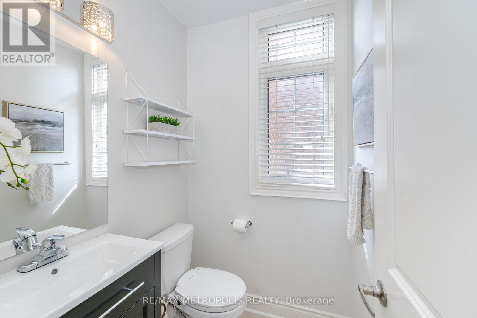 2427 Baronwood Drive, Oakville, Ontario  L6M 0J7 - Photo 17 - W12856458