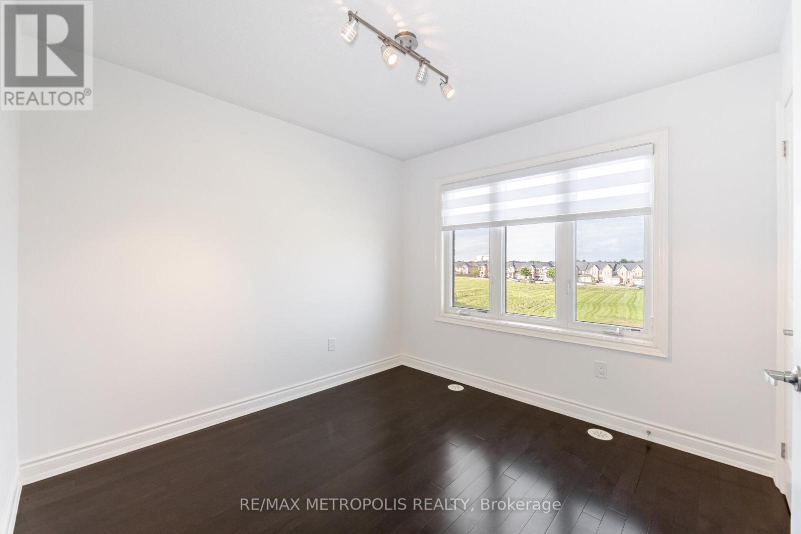 2427 Baronwood Drive, Oakville, Ontario  L6M 0J7 - Photo 24 - W12856458