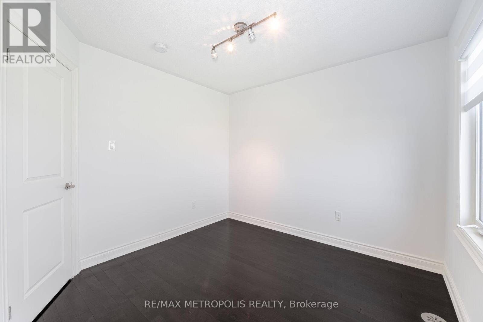 2427 Baronwood Drive, Oakville, Ontario  L6M 0J7 - Photo 25 - W12856458