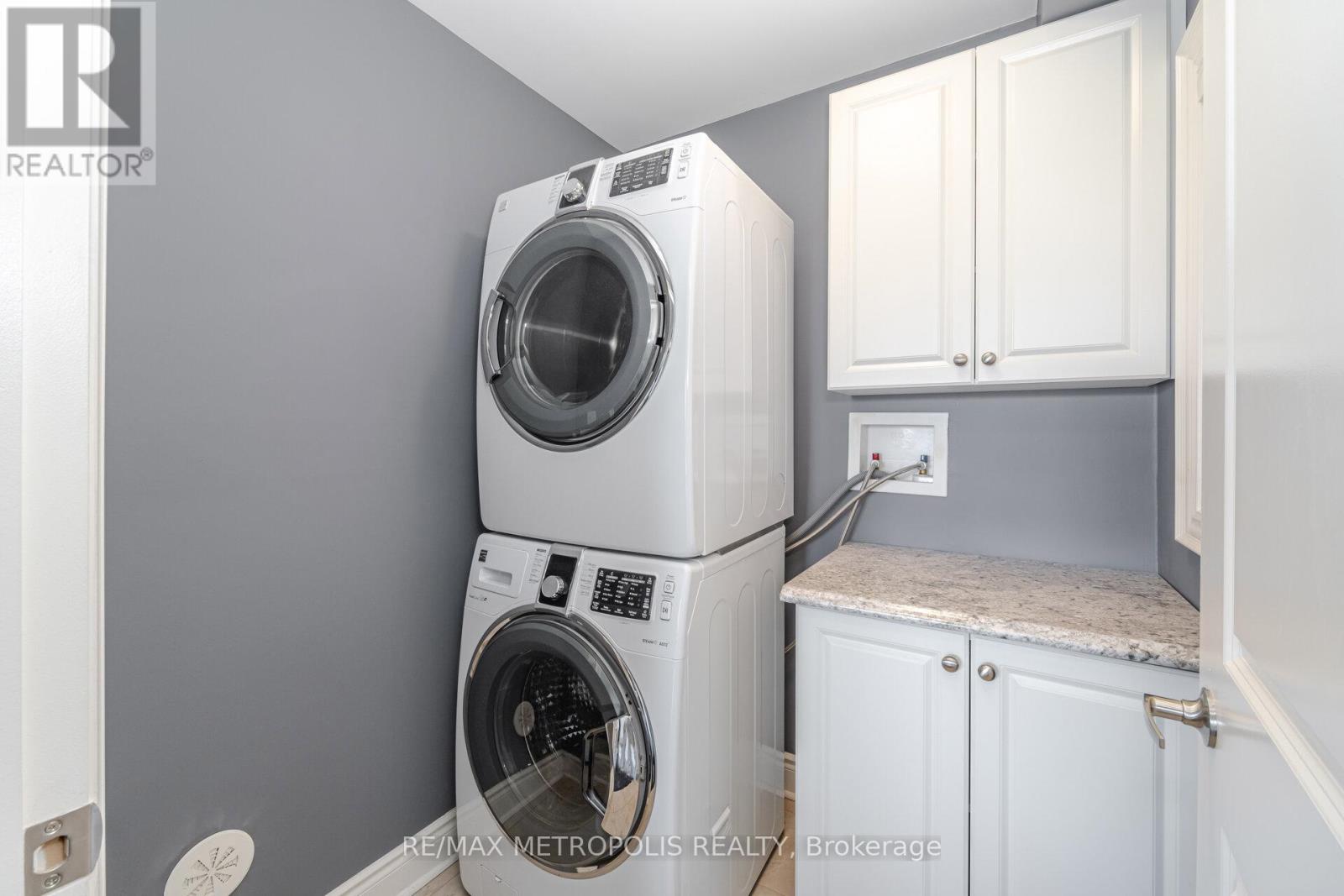 2427 Baronwood Drive, Oakville, Ontario  L6M 0J7 - Photo 33 - W12856458