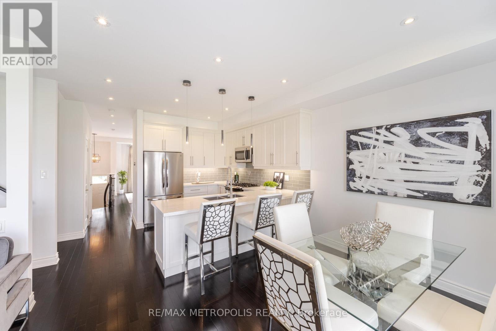 2427 Baronwood Drive, Oakville, Ontario  L6M 0J7 - Photo 8 - W12856458