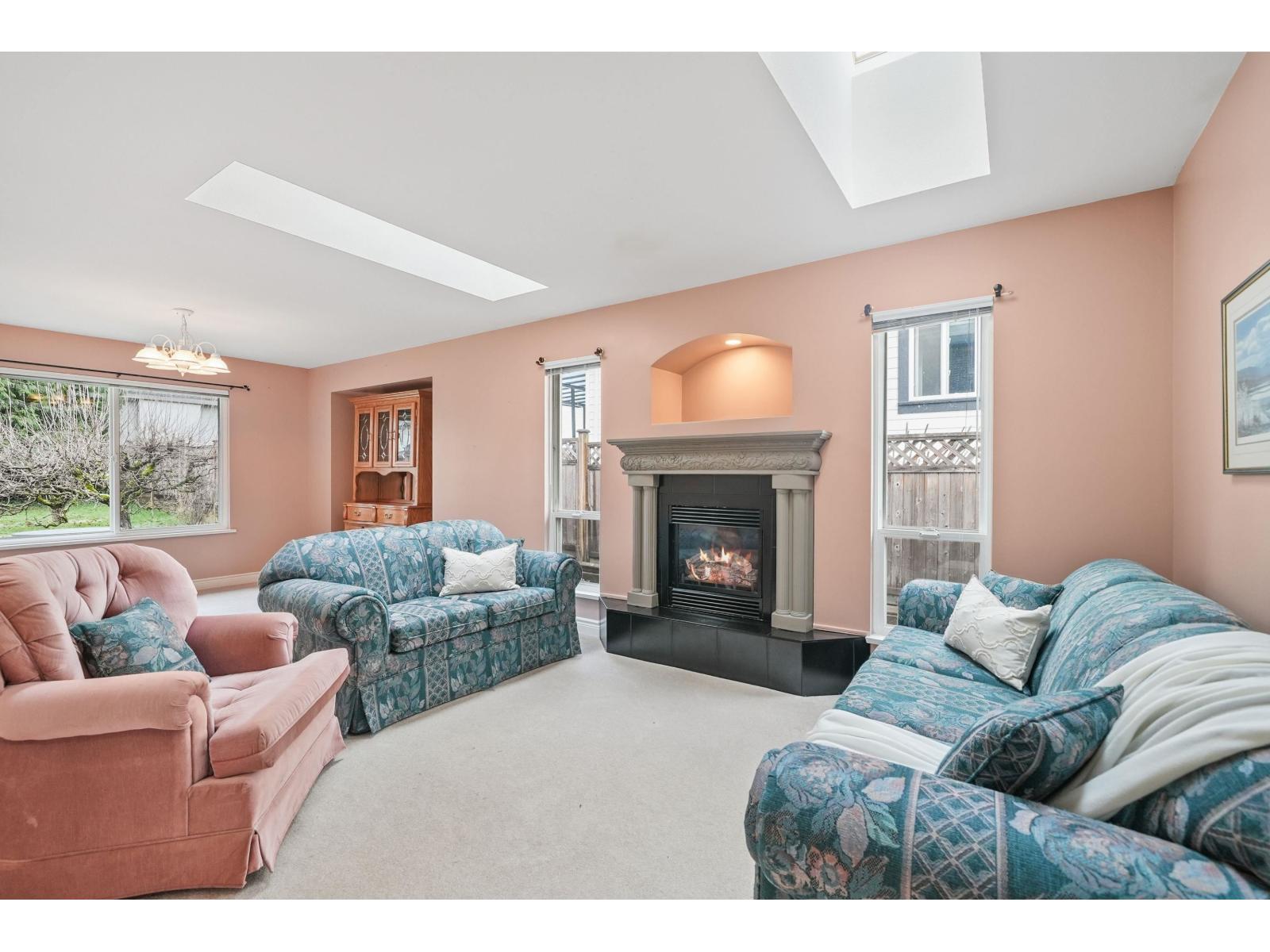 6203 190 Street, Surrey, British Columbia  V3S 8S4 - Photo 3 - R3097065