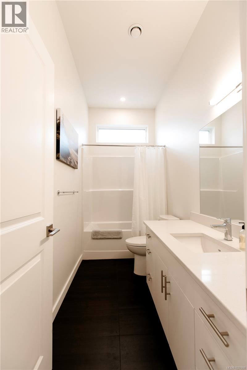 823 Lorne White Pl, Ucluelet, British Columbia  V0R 3A0 - Photo 24 - 1027806