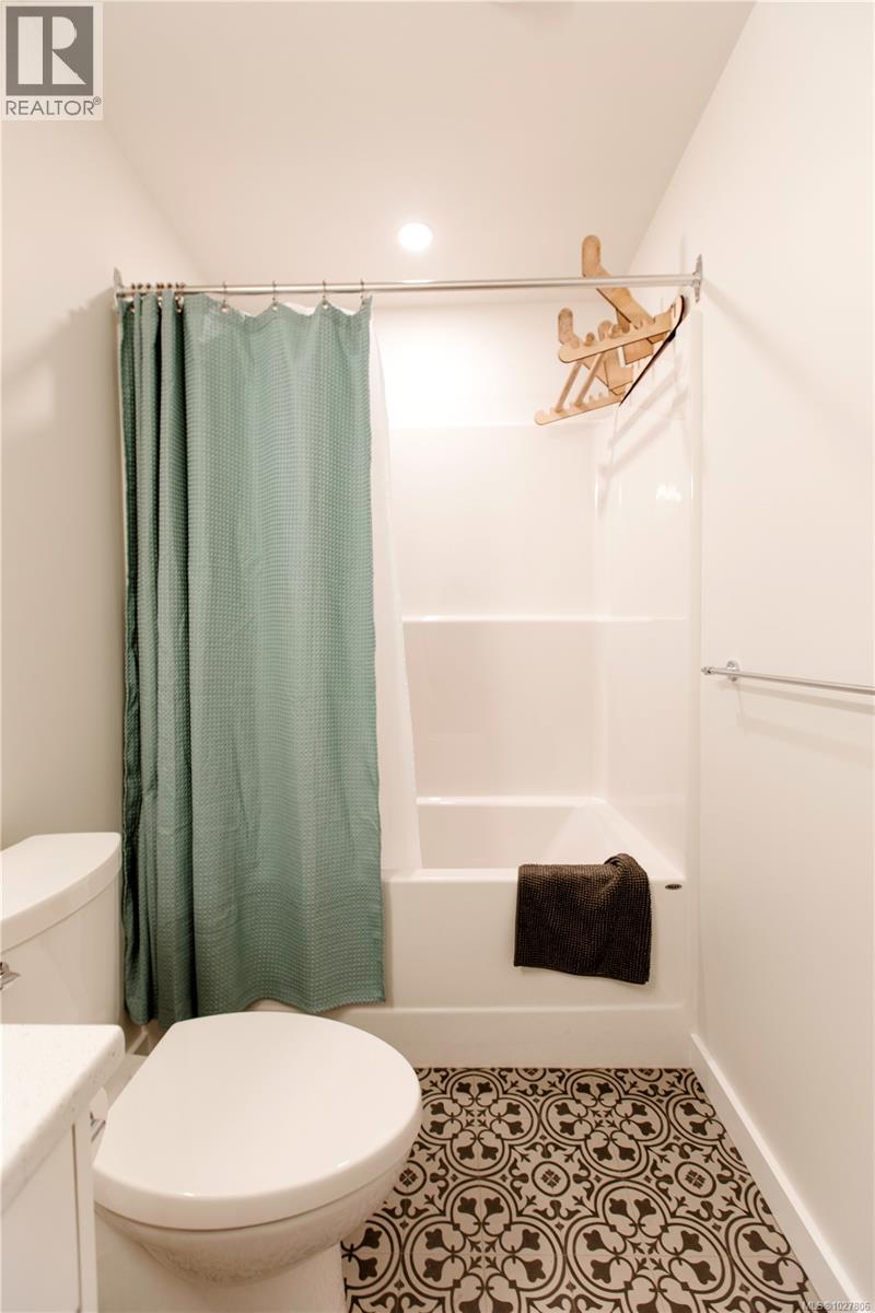 823 Lorne White Pl, Ucluelet, British Columbia  V0R 3A0 - Photo 42 - 1027806