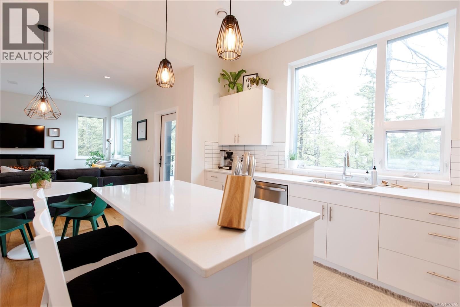 823 Lorne White Pl, Ucluelet, British Columbia  V0R 3A0 - Photo 7 - 1027806