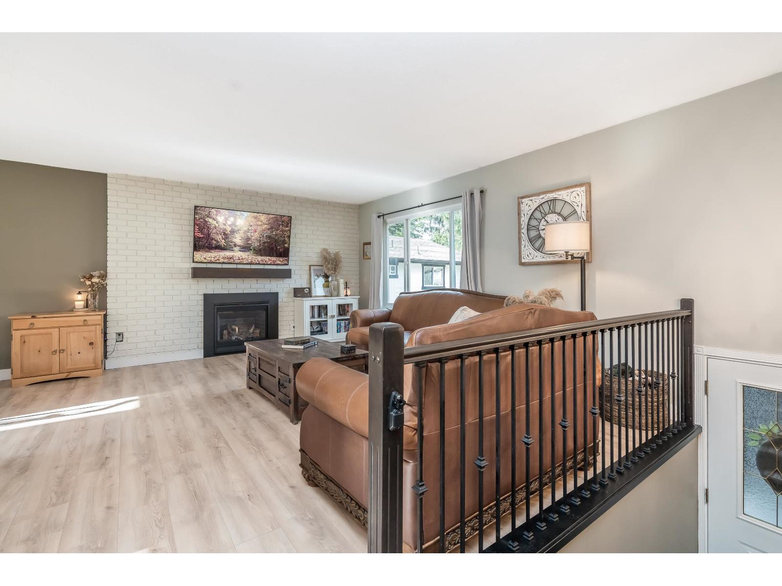 35294 Selkirk Avenue, Abbotsford, British Columbia  V2S 8L2 - Photo 3 - R3096673