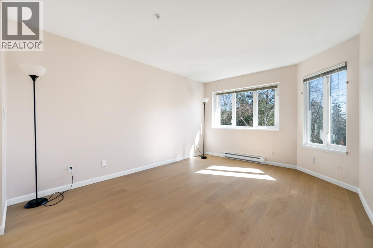 402 7139 18th Avenue, Burnaby, British Columbia  V3N 4Z3 - Photo 11 - R3097036