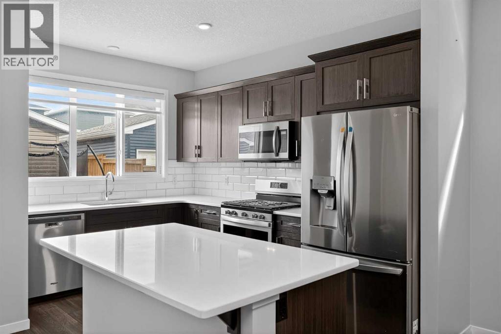 953 West Lakeview Drive, Chestermere, Alberta  T1X 2N3 - Photo 3 - A2289811