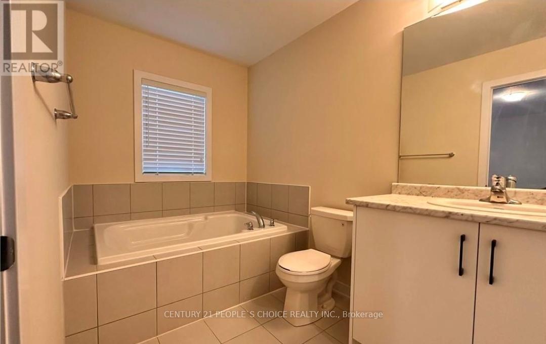 36 Rowlock Street, Welland, Ontario  L3B 0M7 - Photo 11 - X12856454