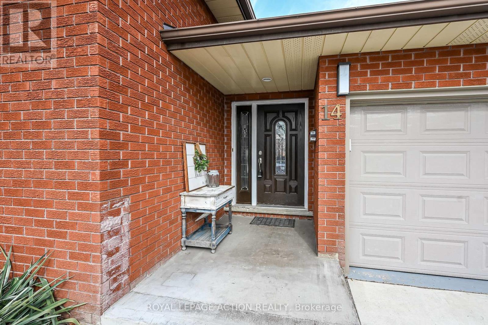 14 Max Webster Road, Brantford, Ontario  N3P 1H7 - Photo 3 - X12856478