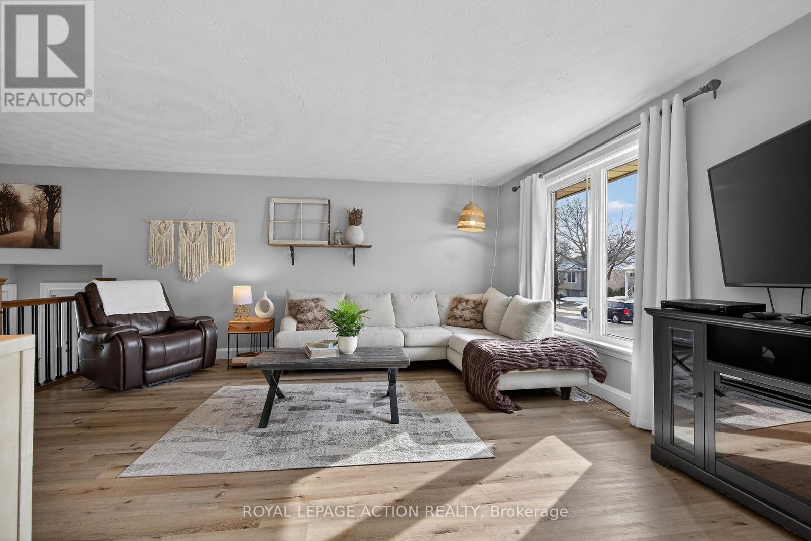 14 Max Webster Road, Brantford, Ontario  N3P 1H7 - Photo 9 - X12856478