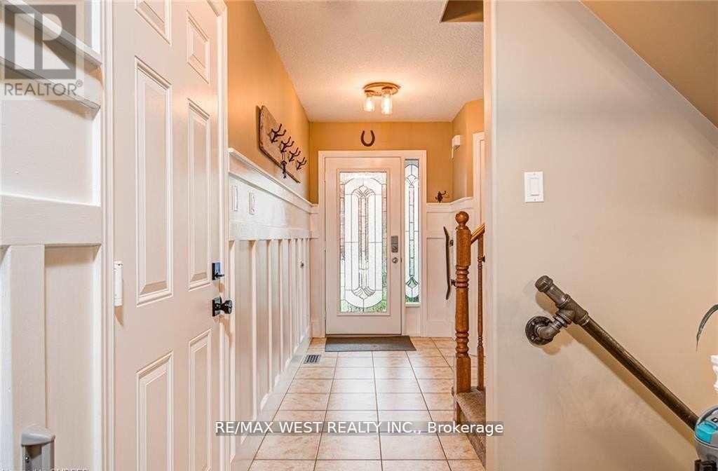 4475 Comfort Crescent, Lincoln, Ontario  L0R 1B9 - Photo 2 - X12856502