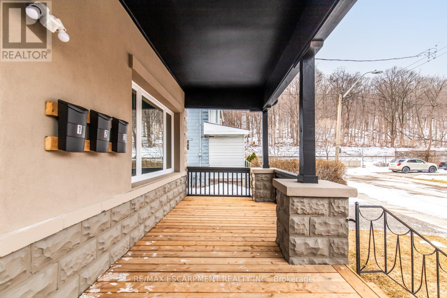 1 - 253 St Clair Boulevard, Hamilton, Ontario  L8M 2P3 - Photo 2 - X12856506