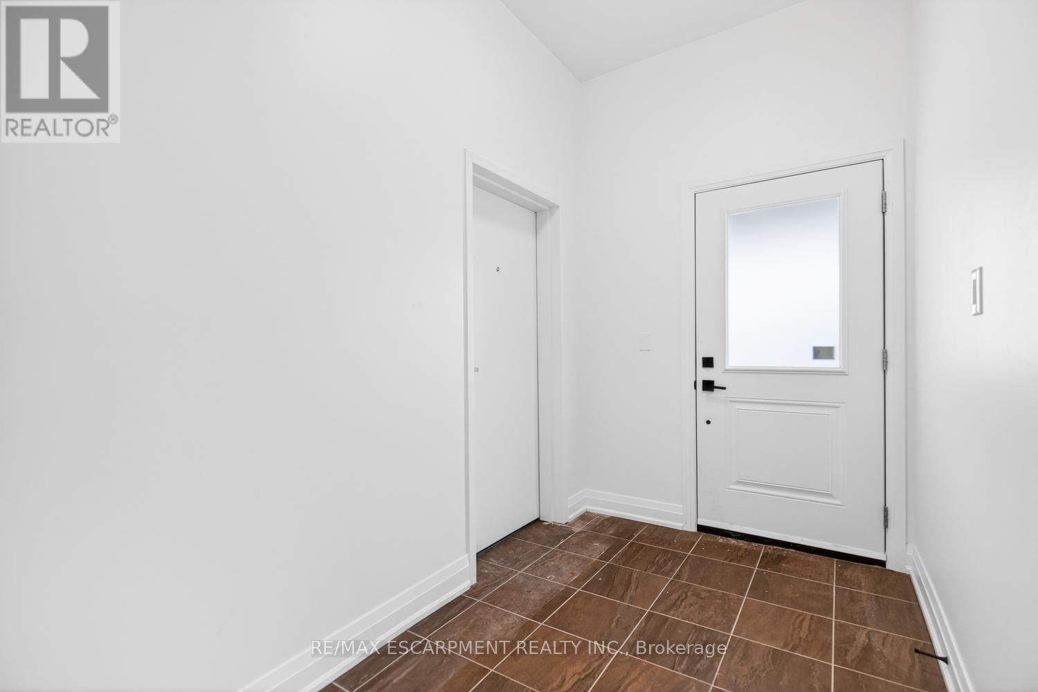 1 - 253 St Clair Boulevard, Hamilton, Ontario  L8M 2P3 - Photo 3 - X12856506