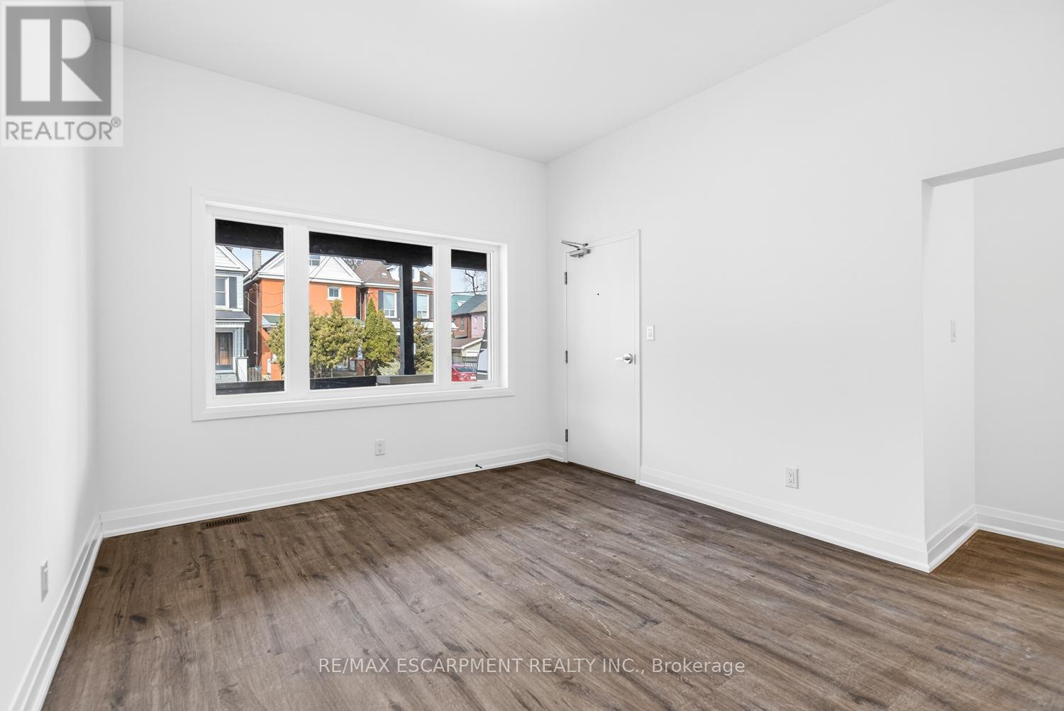 1 - 253 St Clair Boulevard, Hamilton, Ontario  L8M 2P3 - Photo 5 - X12856506