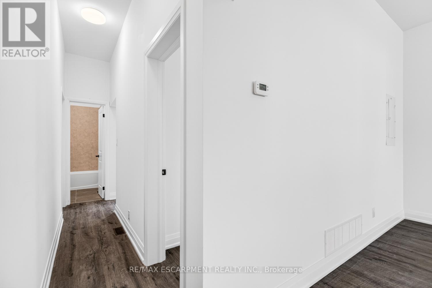 1 - 253 St Clair Boulevard, Hamilton, Ontario  L8M 2P3 - Photo 8 - X12856506