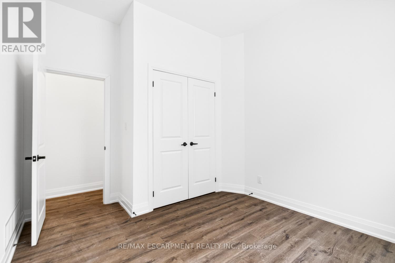 1 - 253 St Clair Boulevard, Hamilton, Ontario  L8M 2P3 - Photo 9 - X12856506