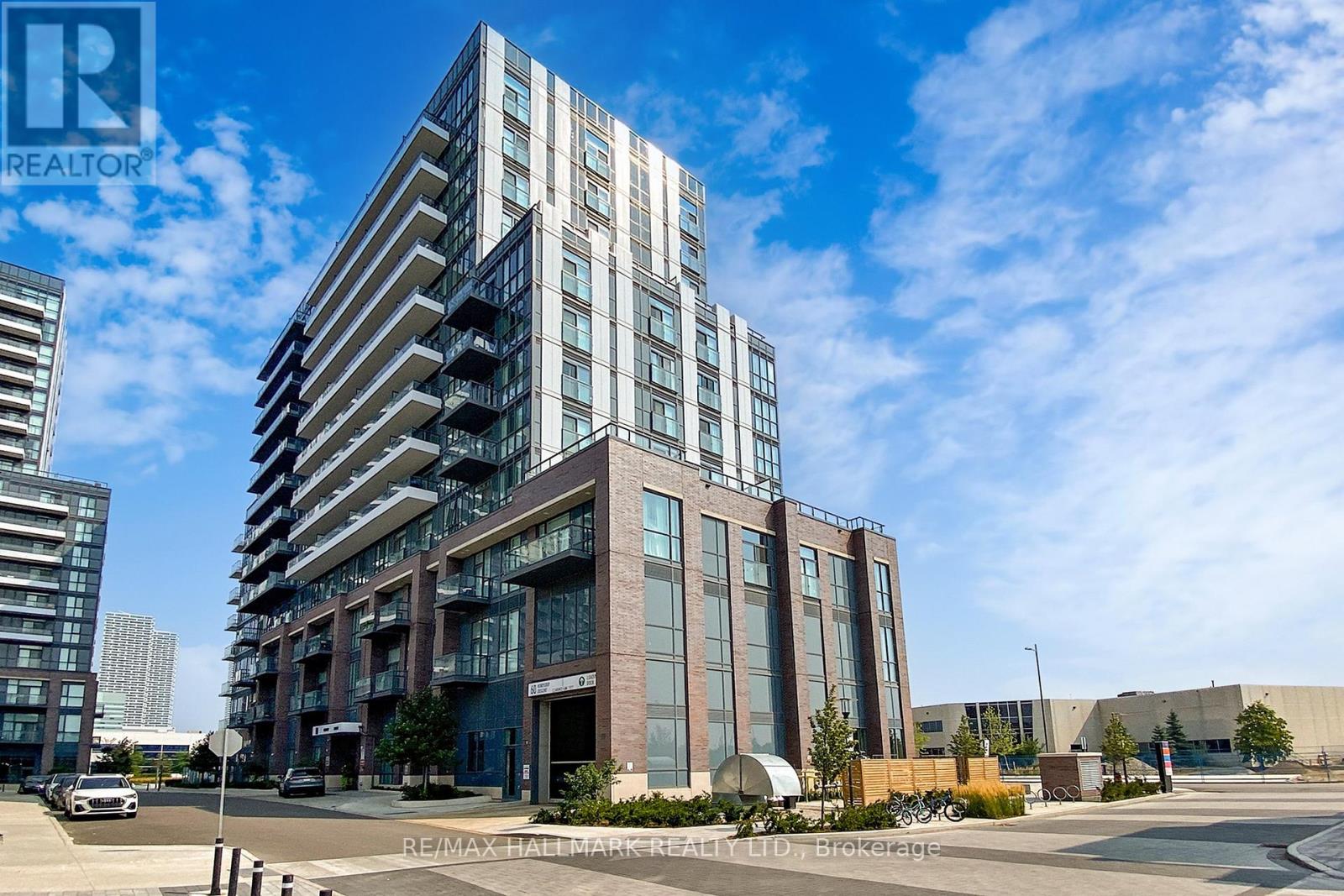 820 - 60 HONEYCRISP CRESCENT, Vaughan, Ontario