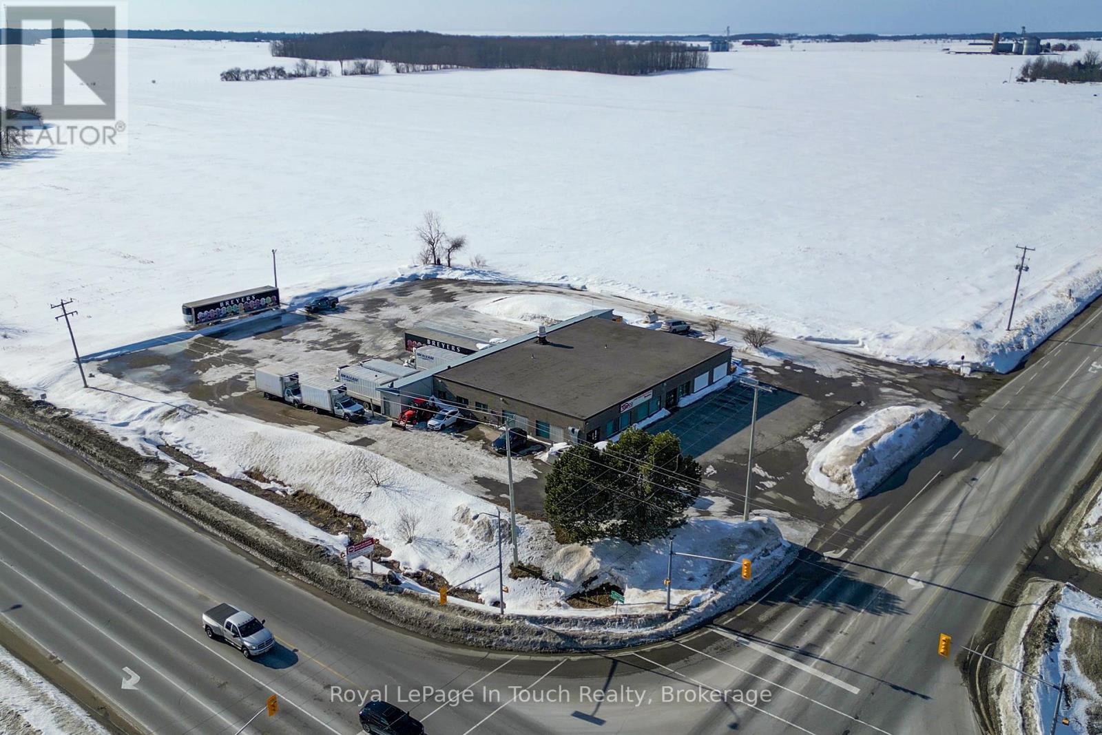 3242 Crossland Road, Springwater, Ontario  L0L 1P0 - Photo 5 - S12856714