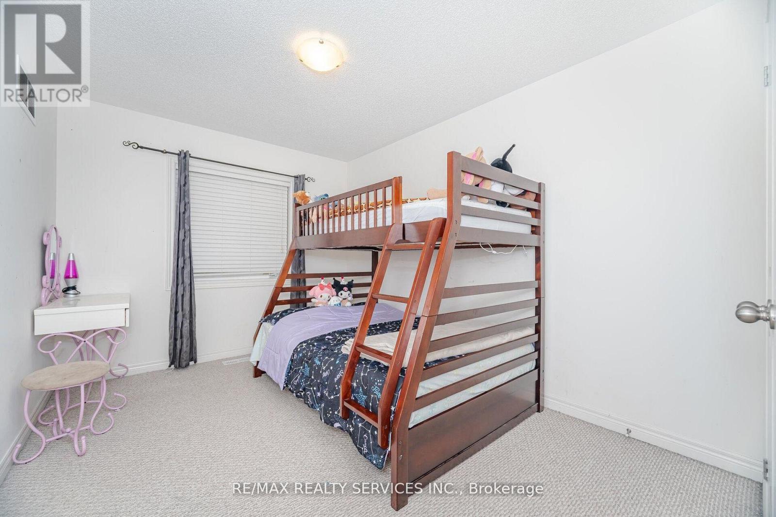 7 Dufay Road, Brampton, Ontario  L7A 4A1 - Photo 17 - W12695746