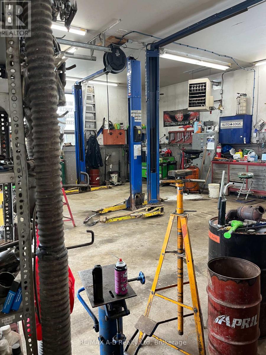 243 9th Avenue E, Owen Sound, Ontario  N4K 5N6 - Photo 7 - X12856742