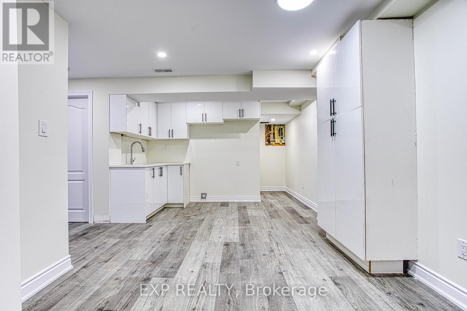 Lower - 115 Amberly Boulevard, Hamilton (Ancaster), Ontario  L9G 3V2 - Photo 4 - X12786598