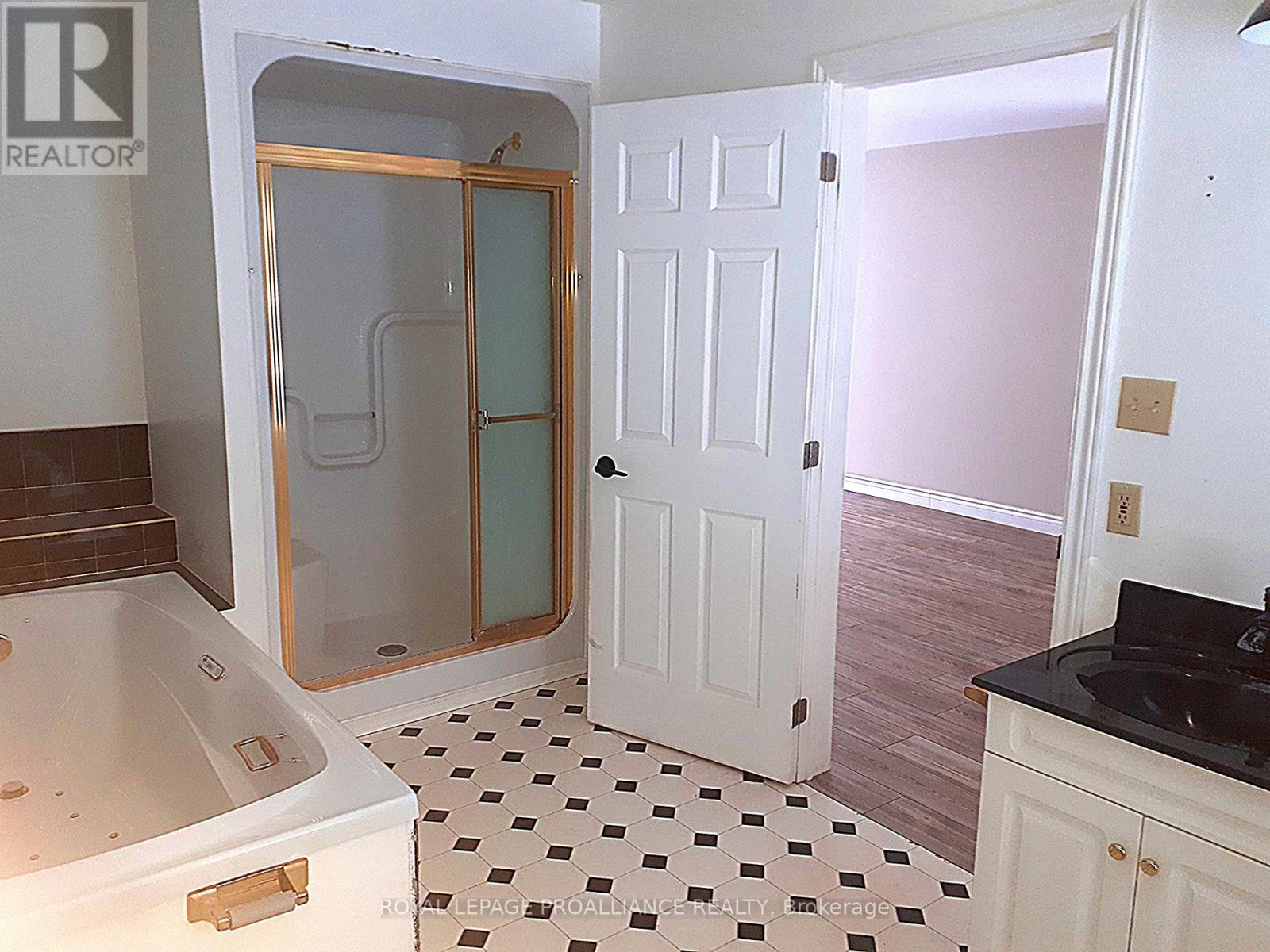 3966 Marsh Road, Port Hope, Ontario  L1A 3V7 - Photo 8 - X12856672