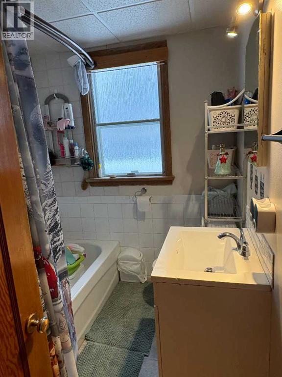 374 10 Street Se, Medicine Hat, Alberta  T1A 1P9 - Photo 5 - A2291016