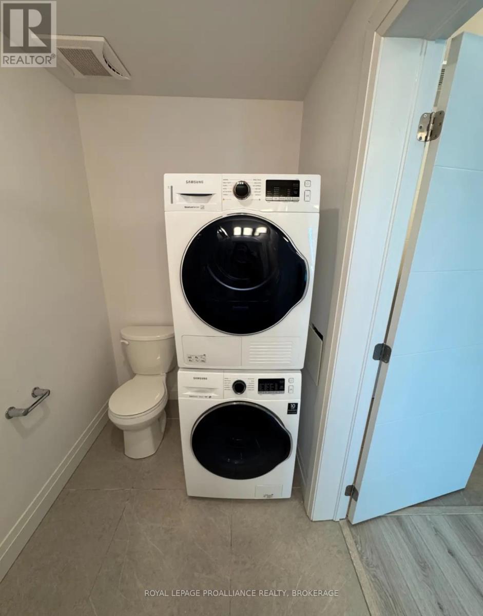 1002 - 652 Princess Street, Kingston (Central City East), Ontario  K7L 1E5 - Photo 3 - X12856724