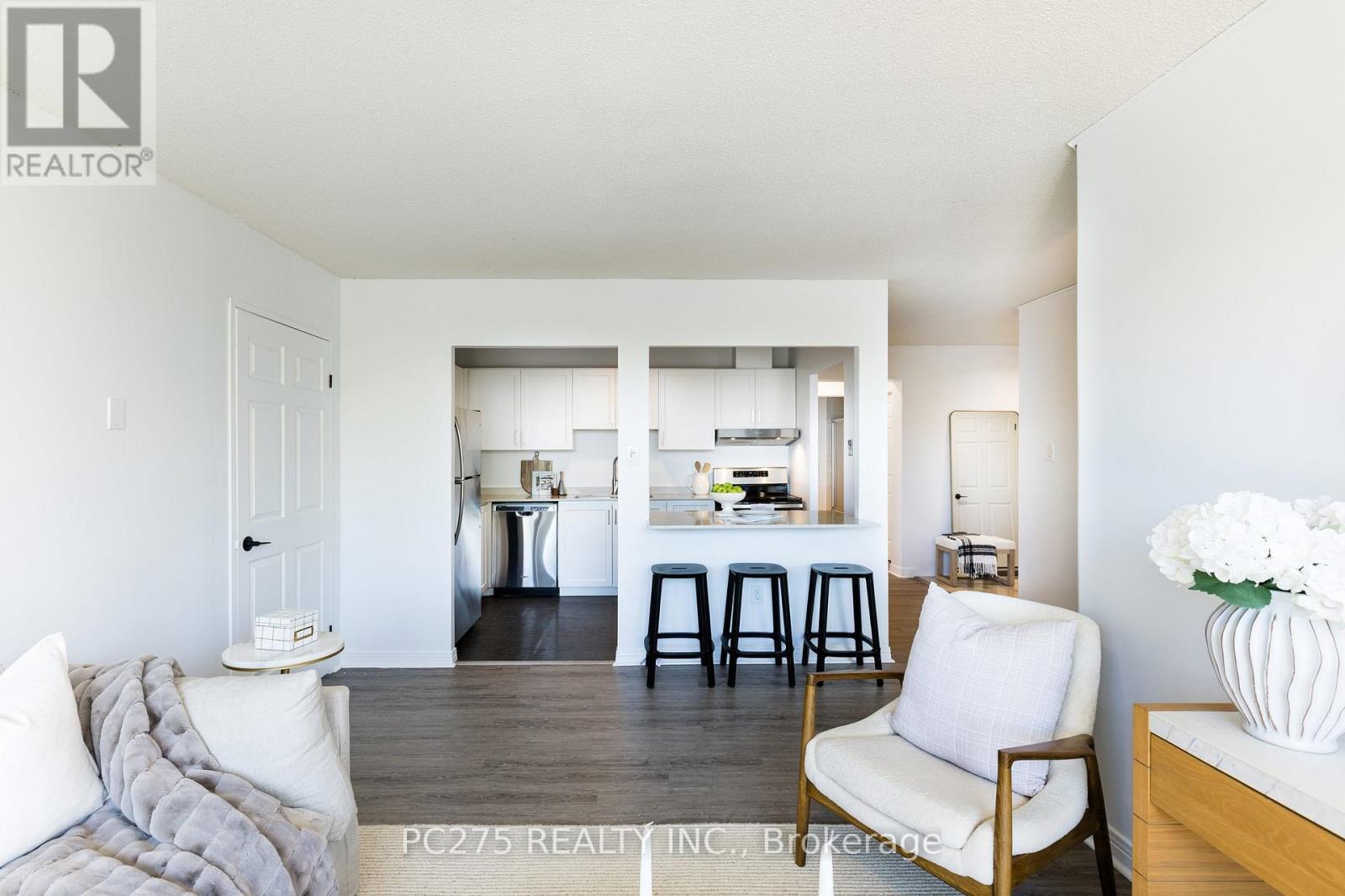 407 - 549 Ridout Street N, London East, Ontario  N6A 5N5 - Photo 11 - X12856544