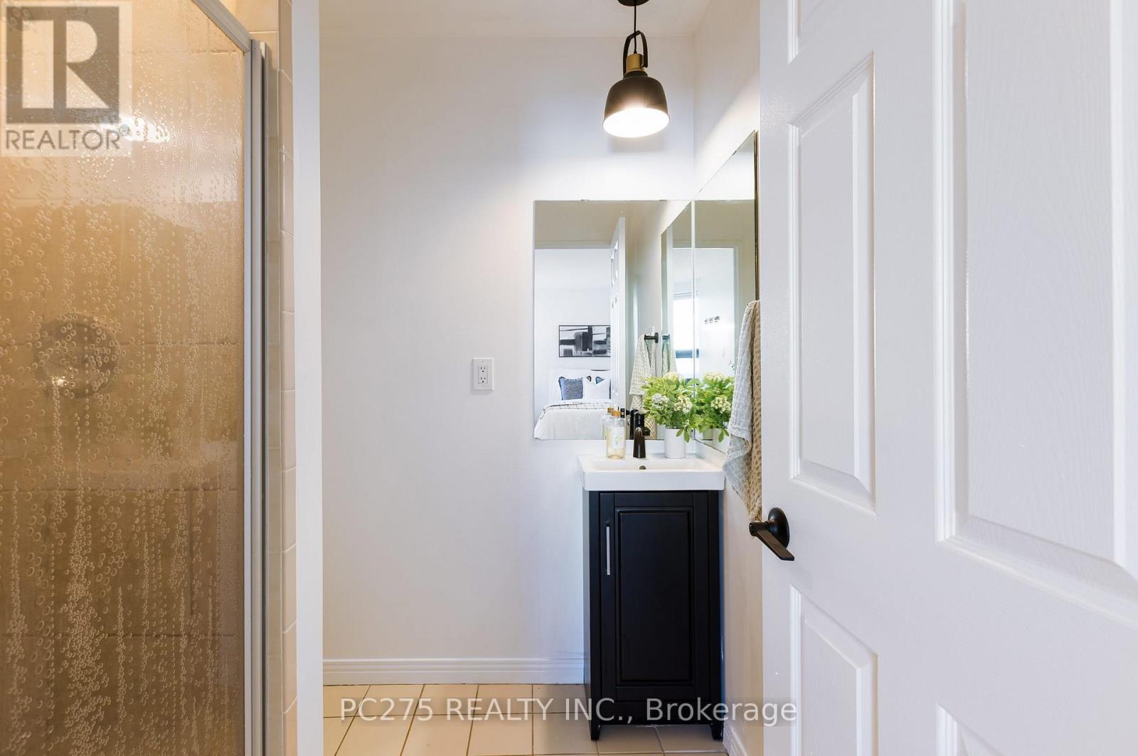 407 - 549 Ridout Street N, London East, Ontario  N6A 5N5 - Photo 38 - X12856544