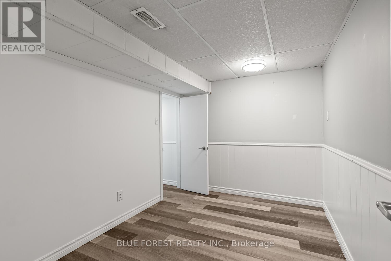 106 Laurentian Drive N, London East, Ontario  N5W 1P2 - Photo 34 - X12856600